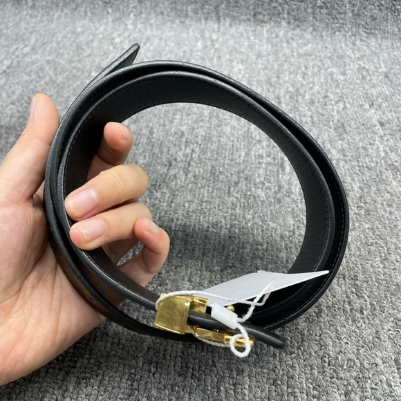 100% Authentic Louis Vuitton Leather Belt - Picture 5 of 7